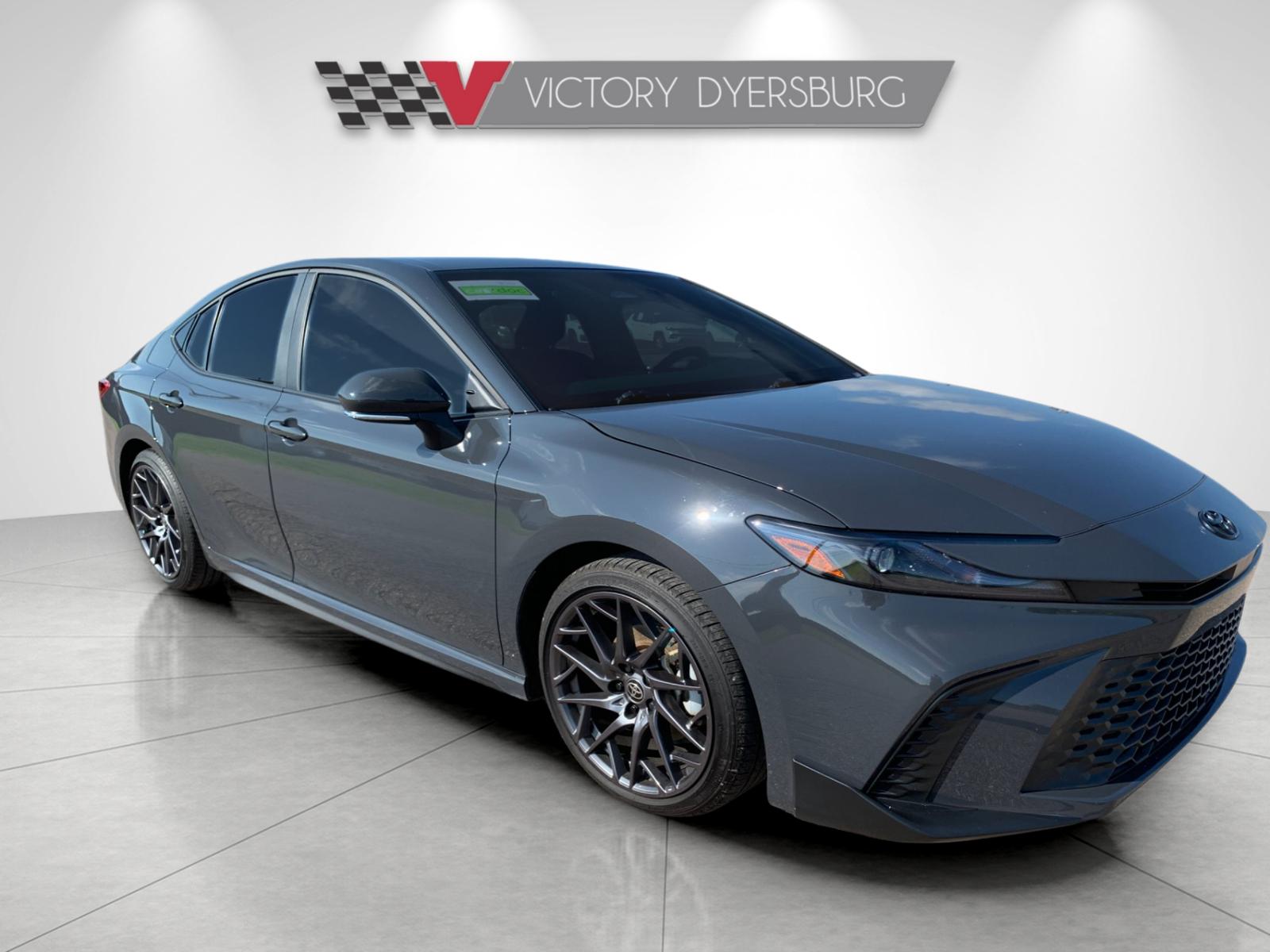 Used 2025  Toyota SE image 2
