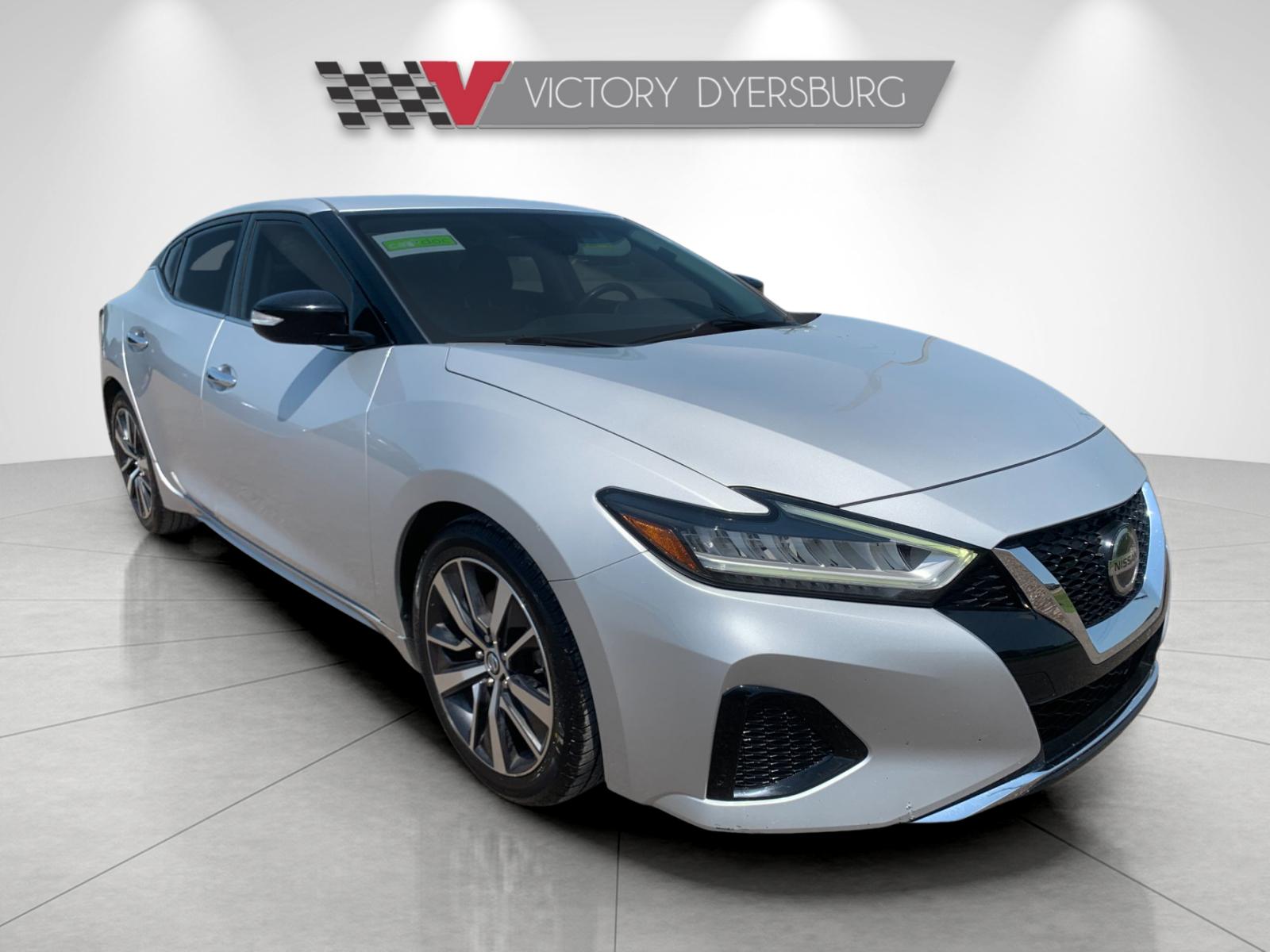Used 2019 Silver Nissan 3.5 SV image 2