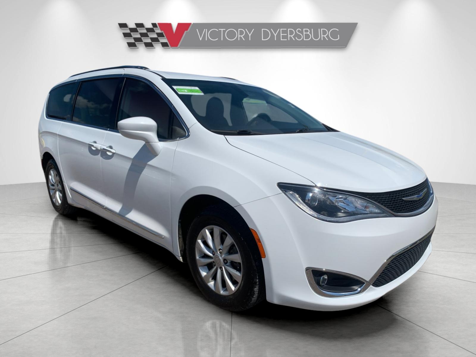 Used 2019 White Chrysler Touring L image 2