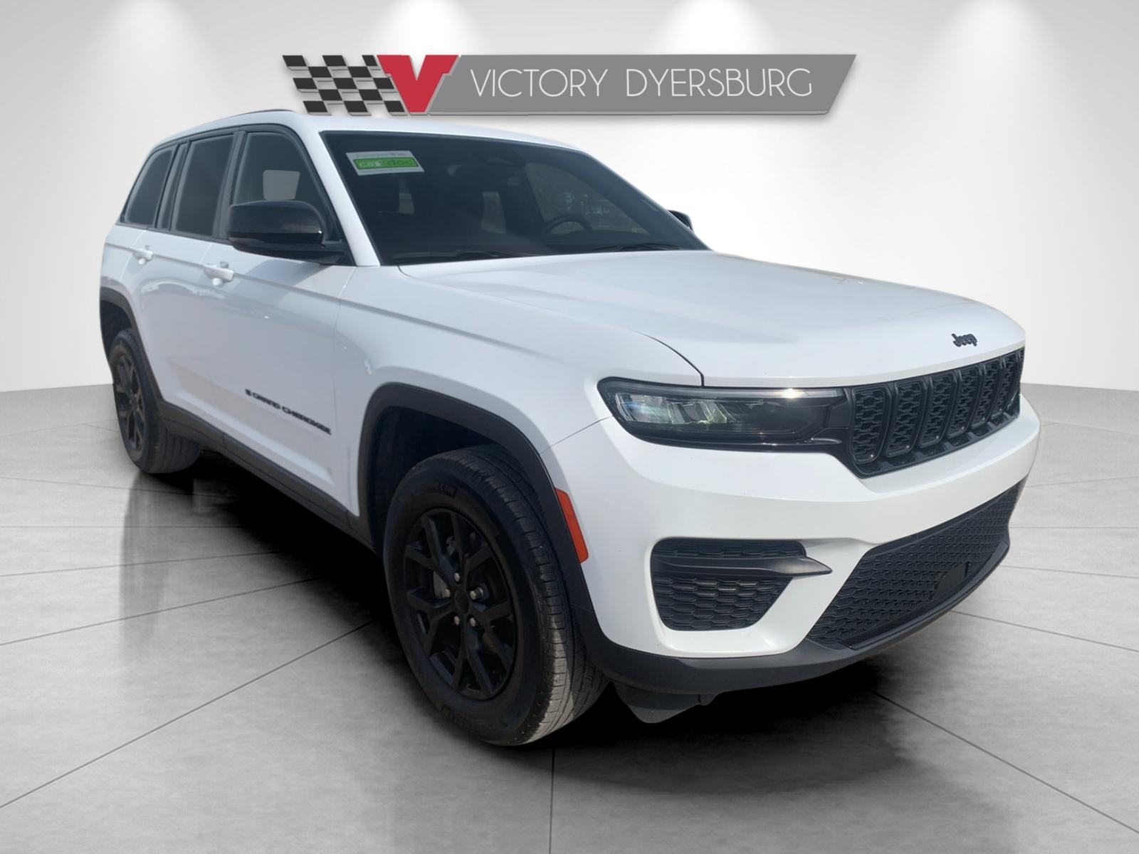 Used 2025 White Jeep Altitude image 2