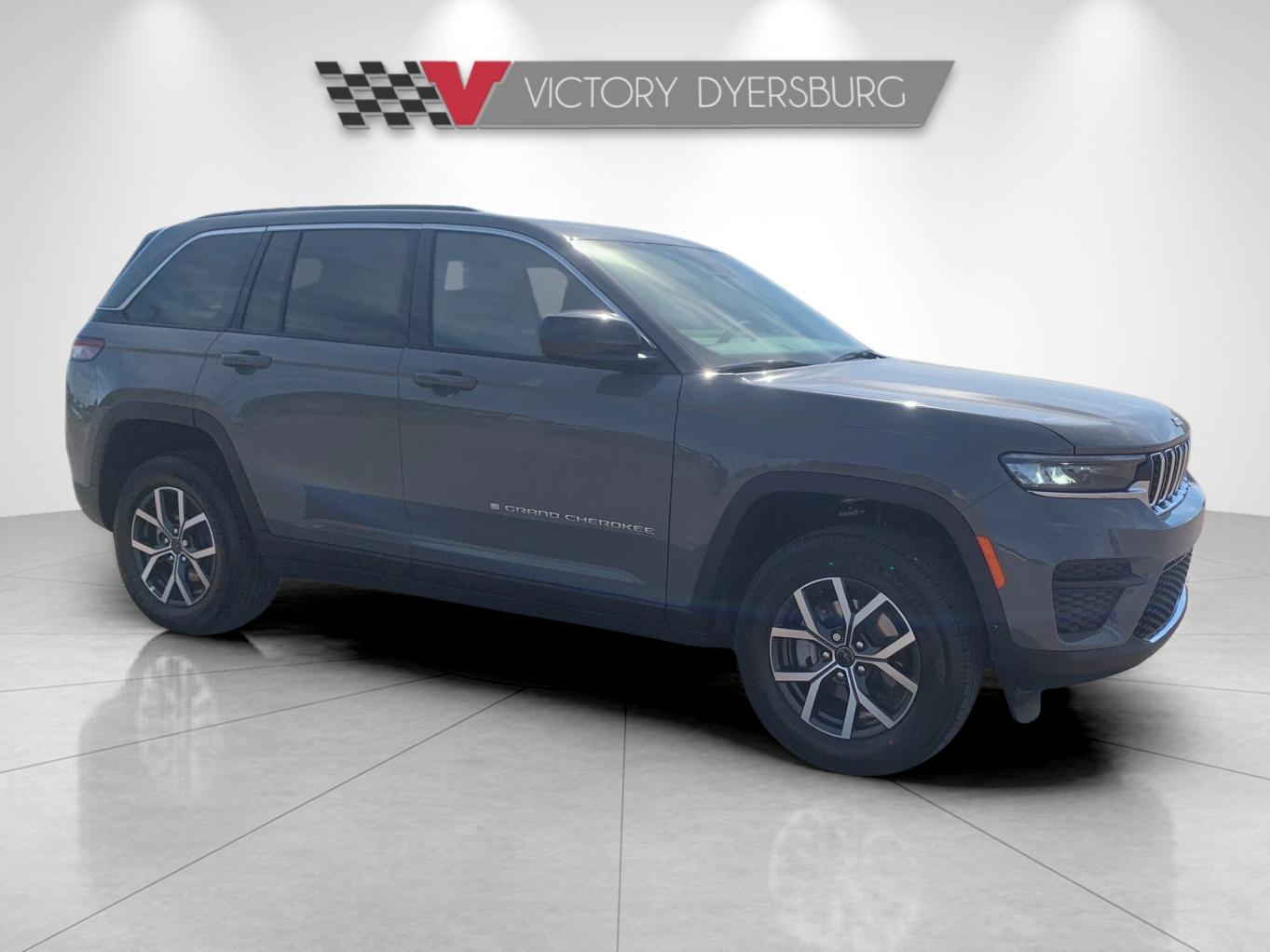 New 2027 Gray Jeep  image 2