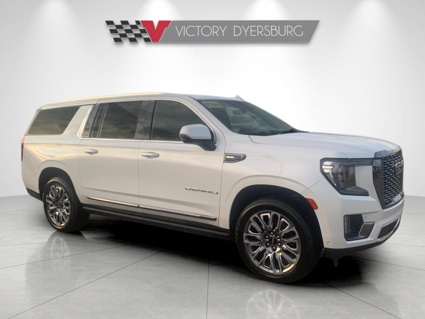 Used 2024 White GMC Denali Ultimate image 2