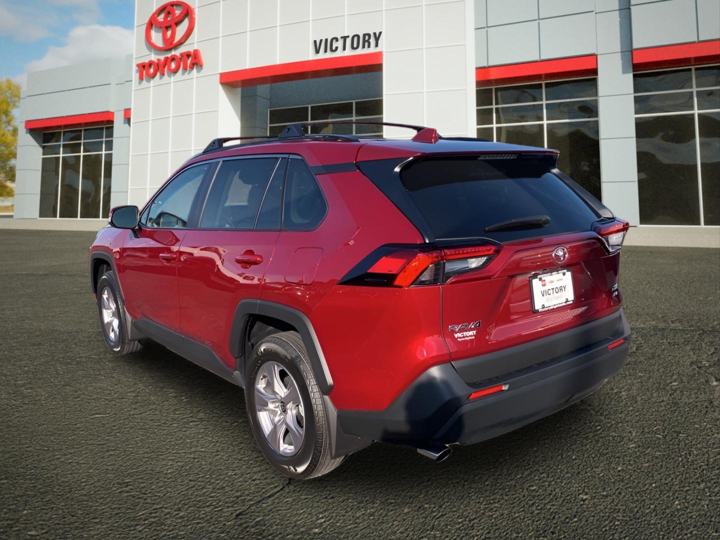 2025 Toyota RAV4 XLE photo 2