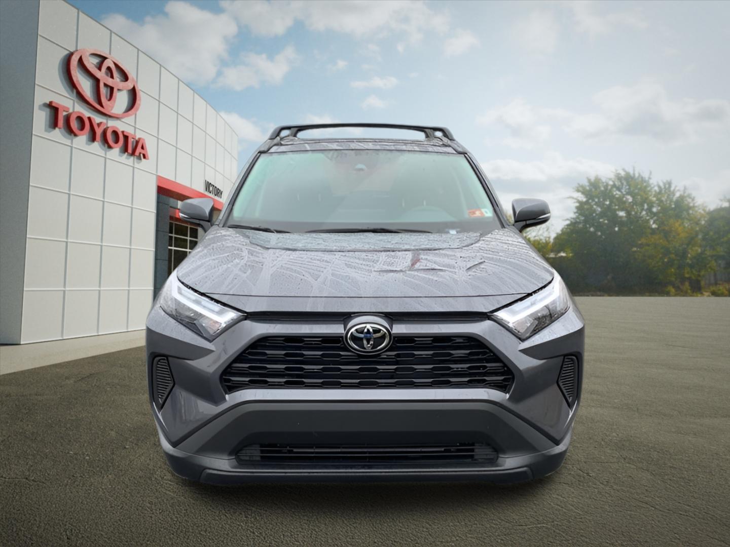 2025 Toyota RAV4 XLE photo 2