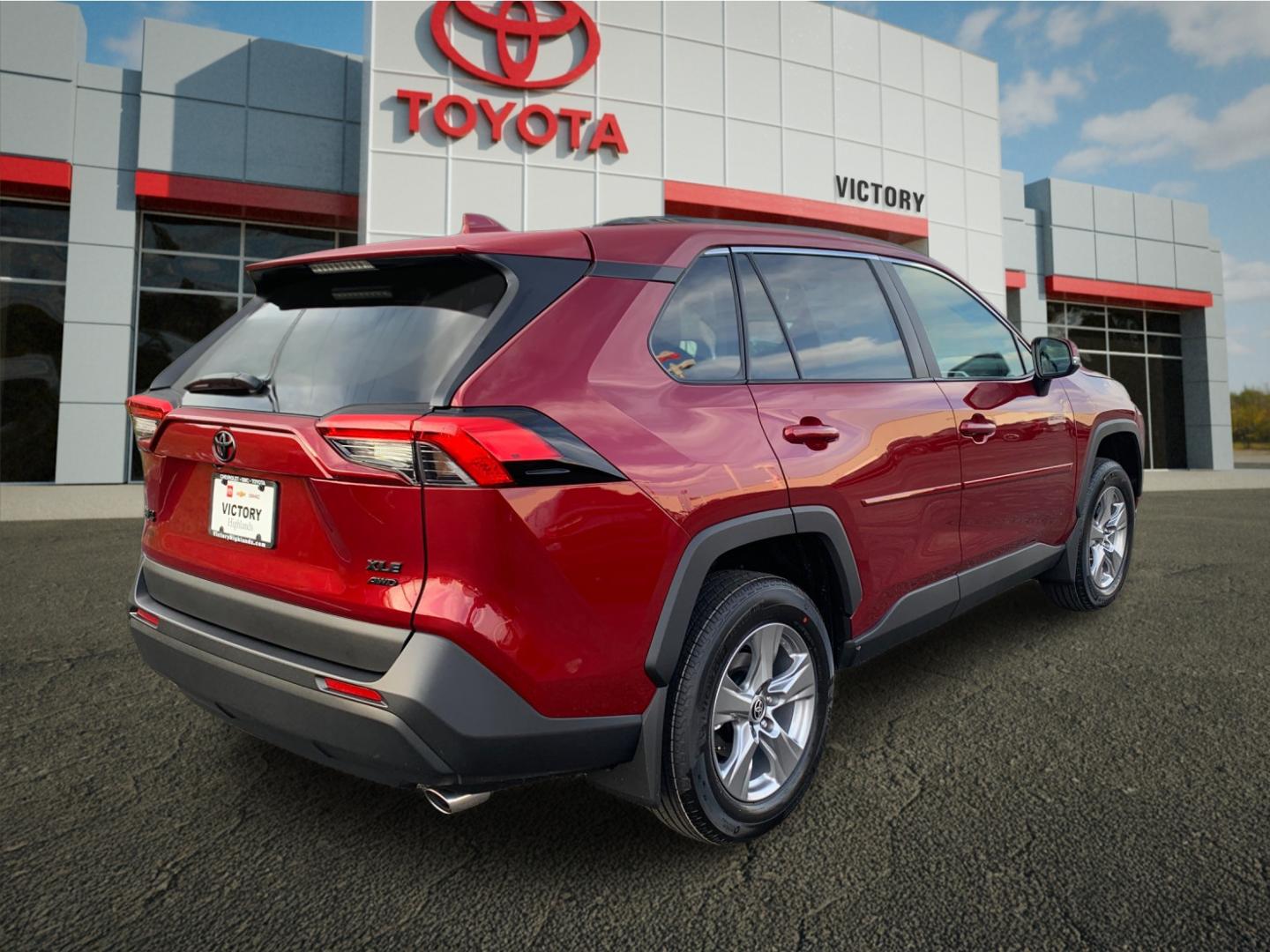 2025 Toyota RAV4 XLE photo 3