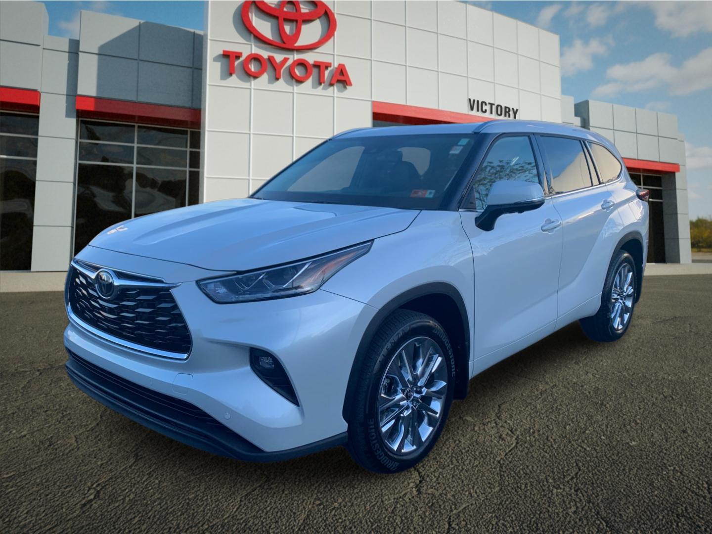 2025 Toyota Highlander Limited photo 3