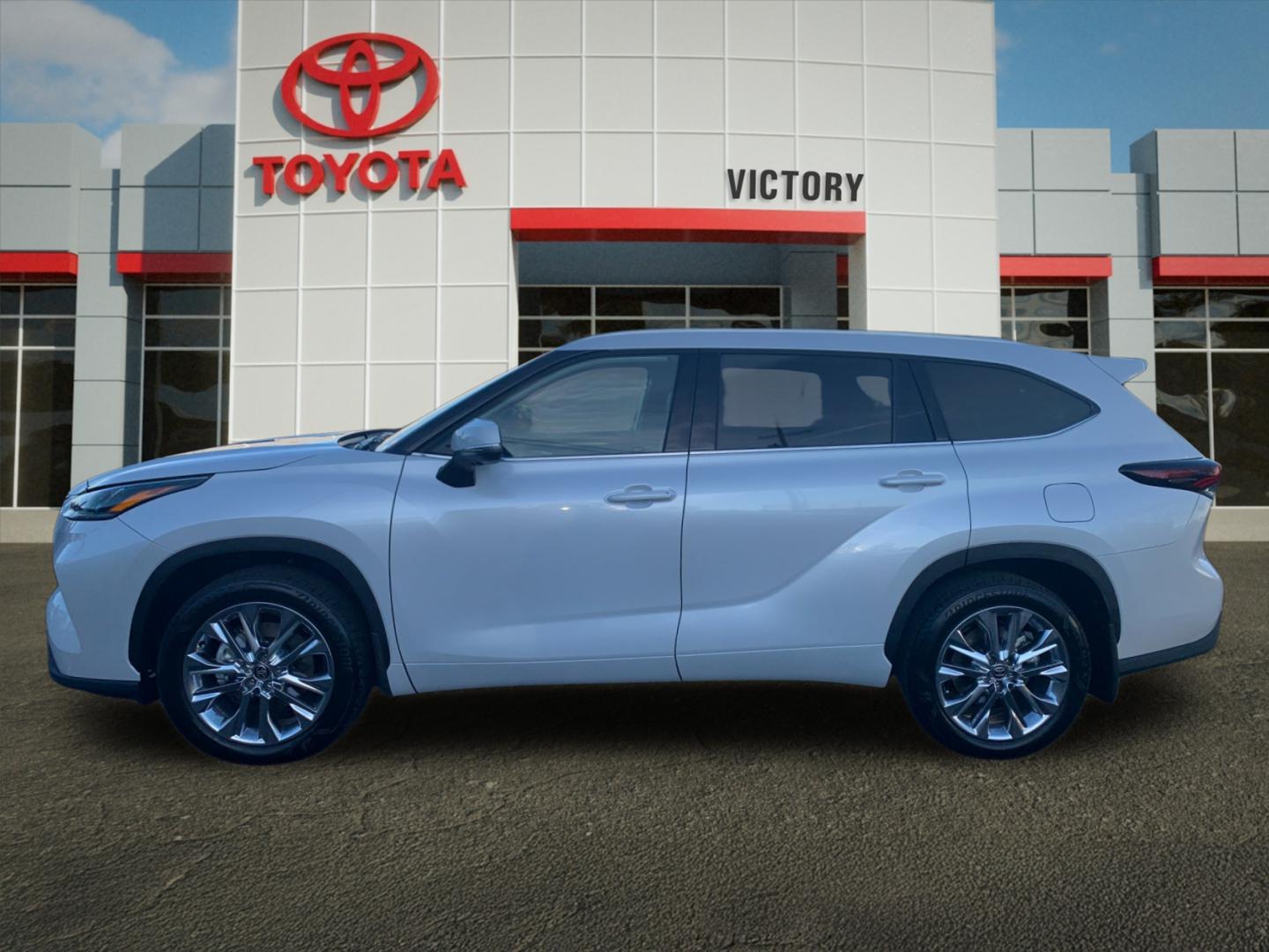 2025 Toyota Highlander Limited photo 2