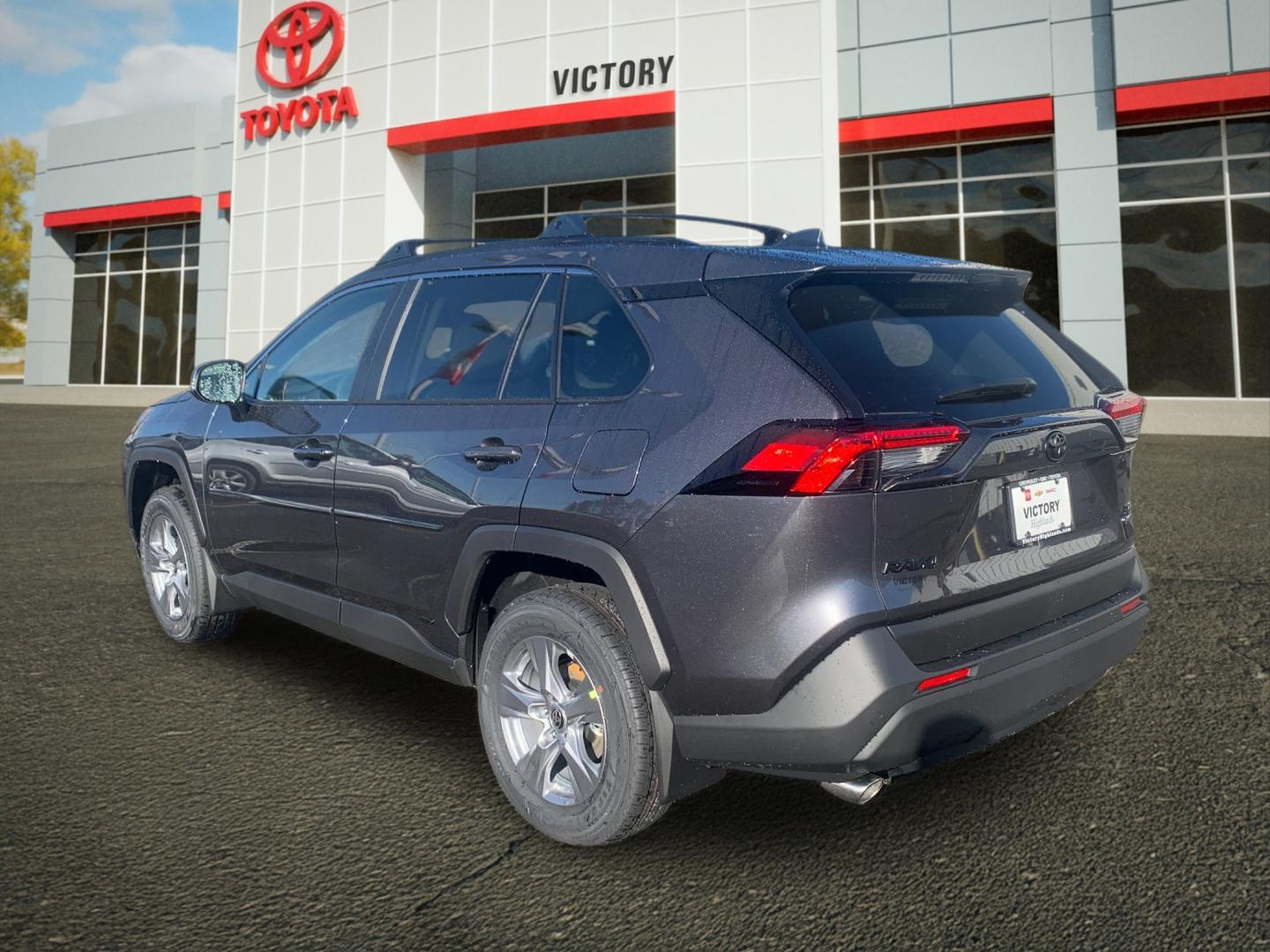 2025 Toyota RAV4 Hybrid XLE photo 4