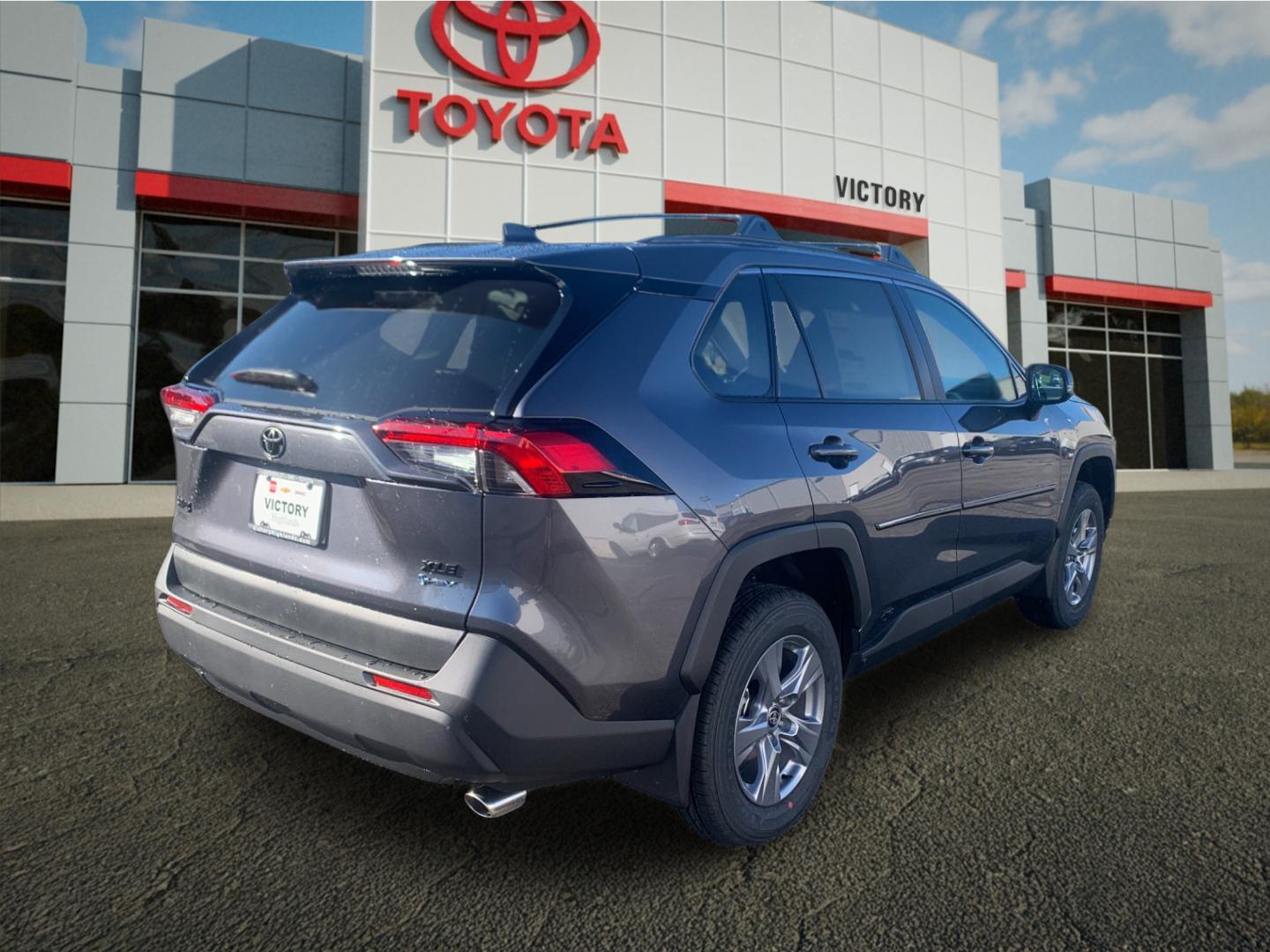 2025 Toyota RAV4 Hybrid XLE photo 2