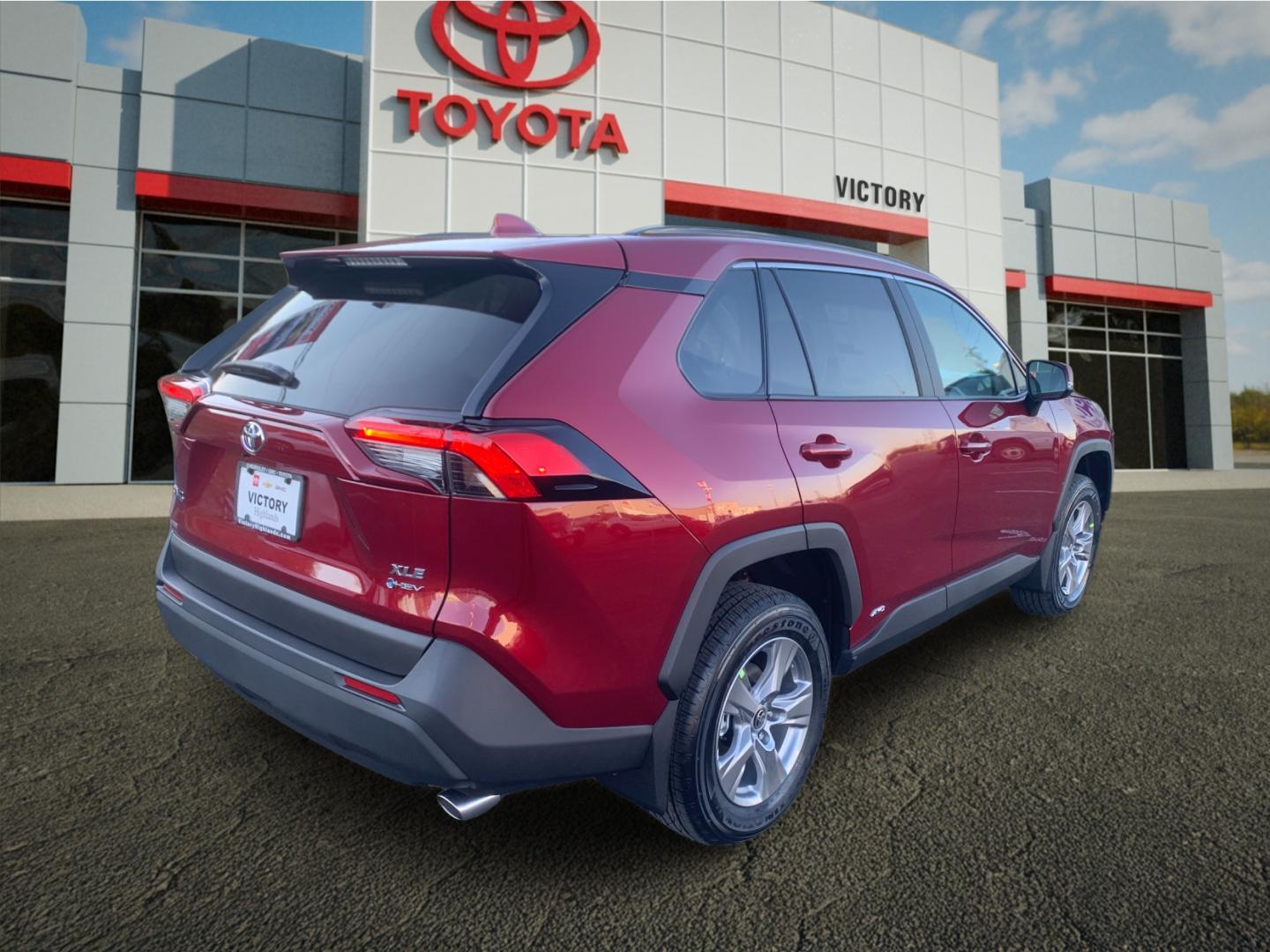 2025 Toyota RAV4 Hybrid XLE photo 3