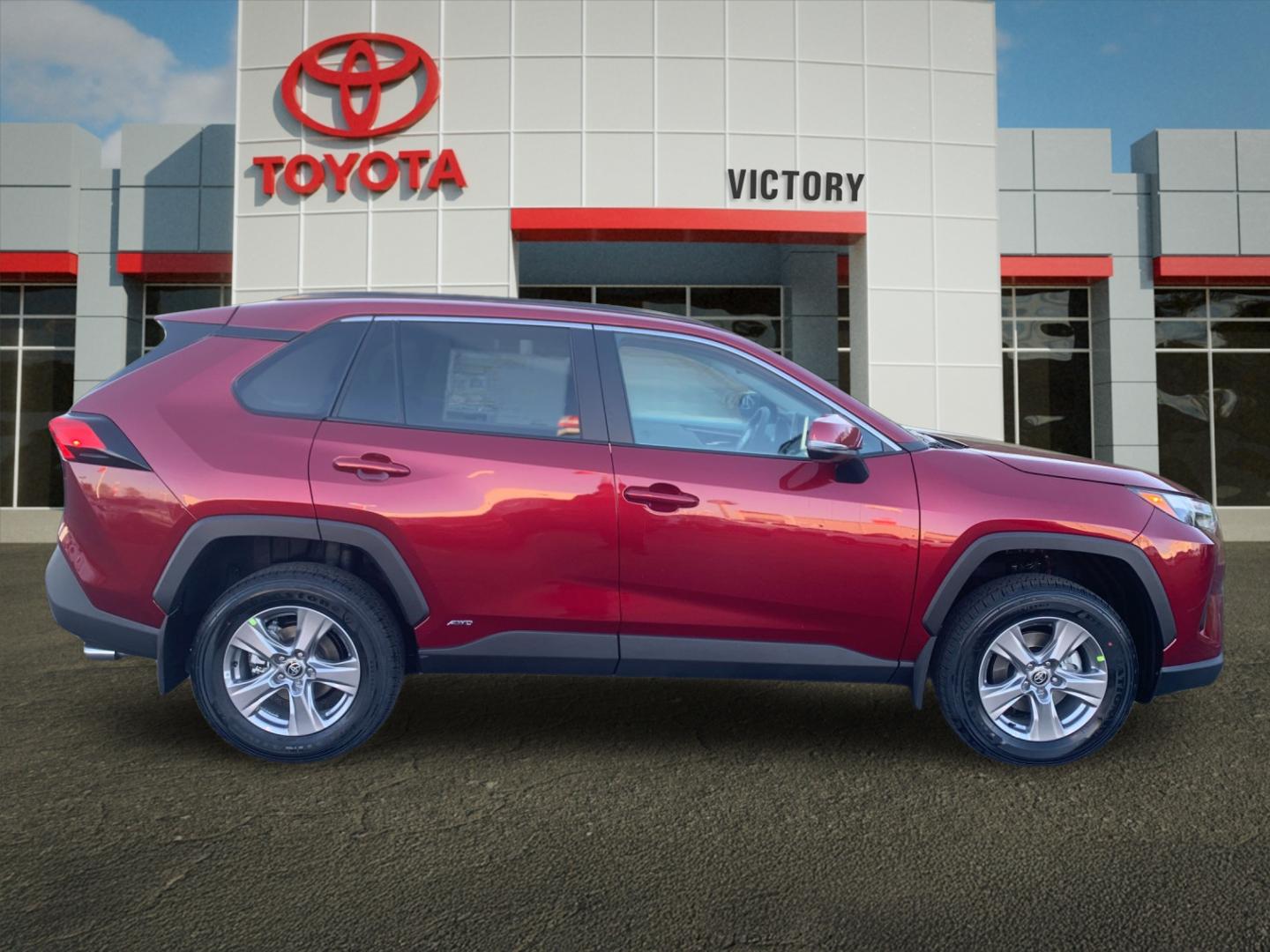 2025 Toyota RAV4 Hybrid XLE photo 2